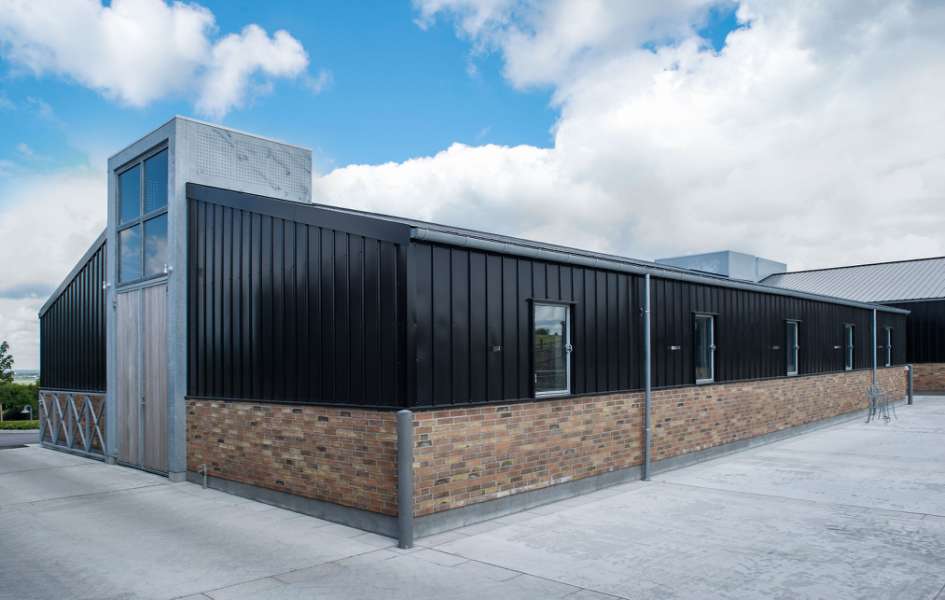 Elegante Gestaltung von Dächern und Fassaden, Nibevej 225, Frejlev, Aalborg,